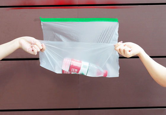 Feuchtigkeitsbeständige Falte-PE-Vorbandmaskenfilmrollen schützen Oberflächen während der Lackierung